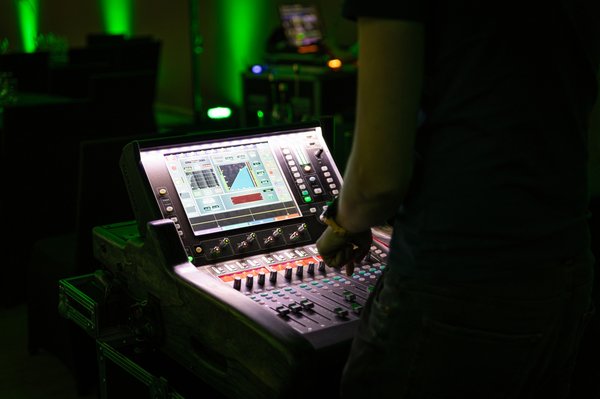 Créer des événements mémorables avec une agence technique à Paris